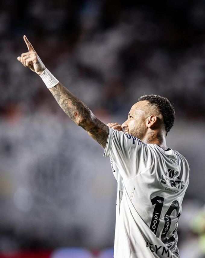 Neymar wants to win a title with the team from childhood