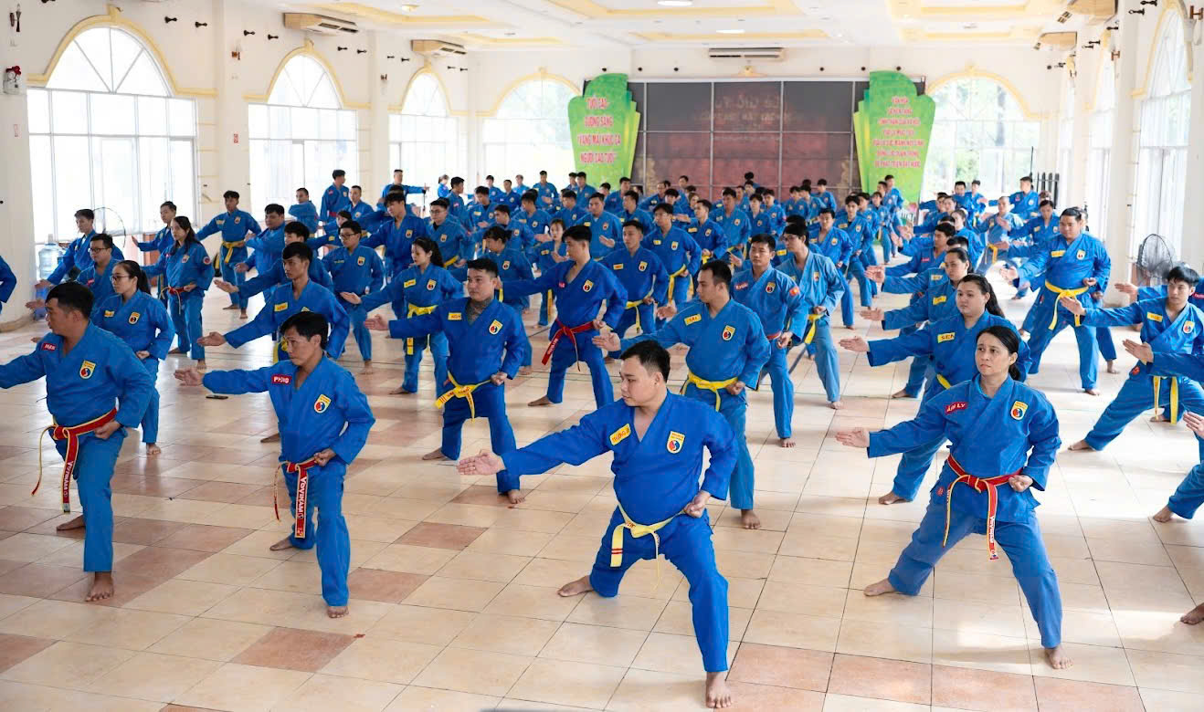 200 coaches, martial arts, teachers of Vovinam clubs inside and outside the province participated in the training course