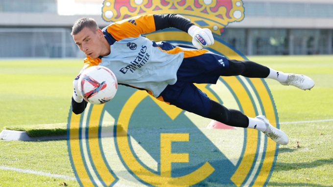 Andriy lunin in Real shirt