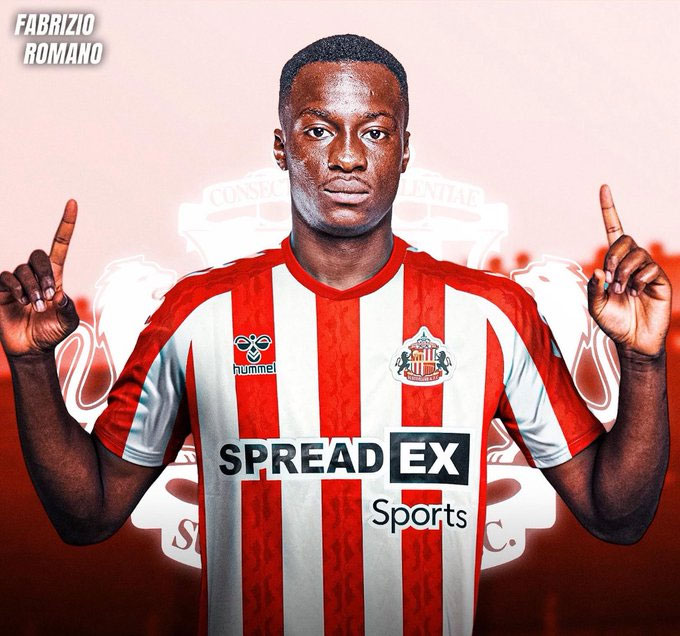 According to Romano, Sunderland has successfully recruited Habib Diarra from Strasbourg for £ 30 million