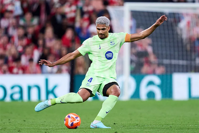 Barca successfully retains Ronald Araujo