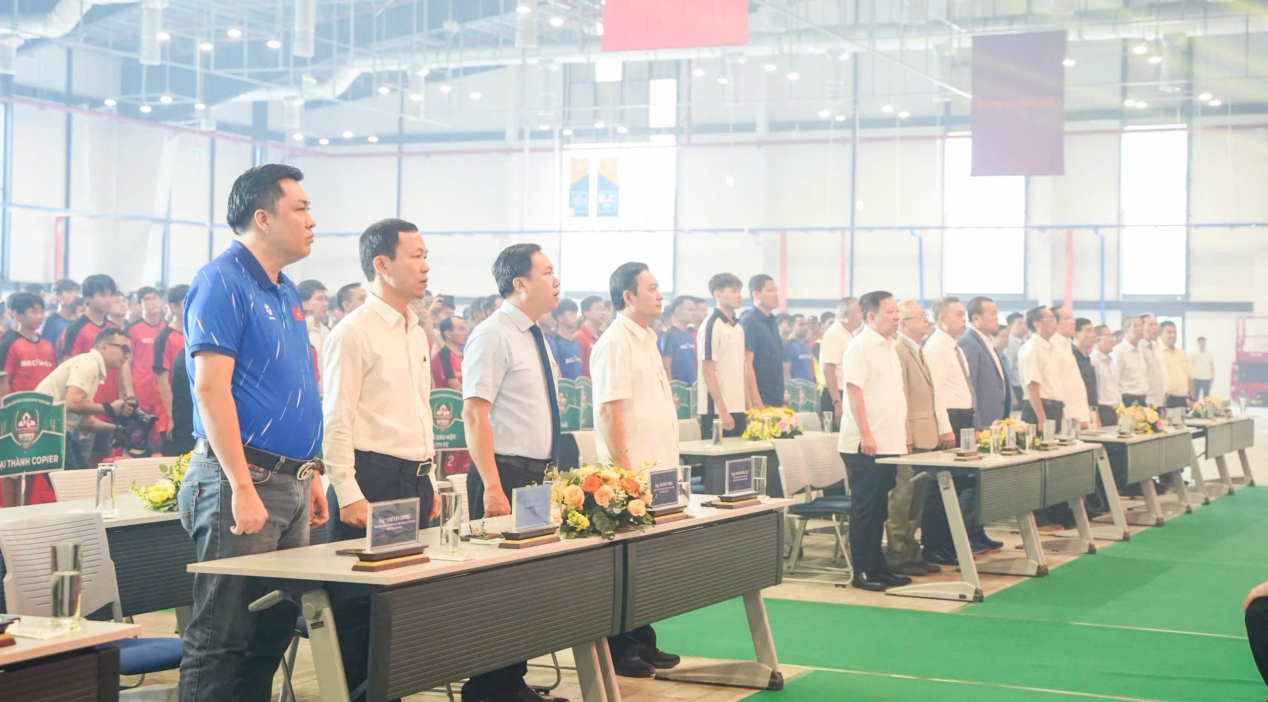 A large number of provincial leaders, leaders of units and organizers of the organizers at the opening ceremony