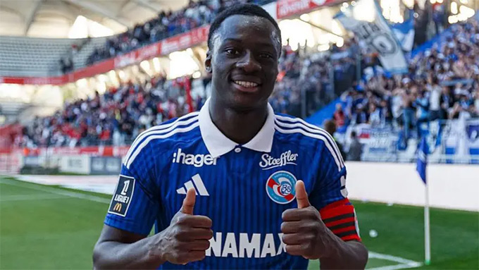 Diarra joined Sunderland for £ 30 million, the team's record