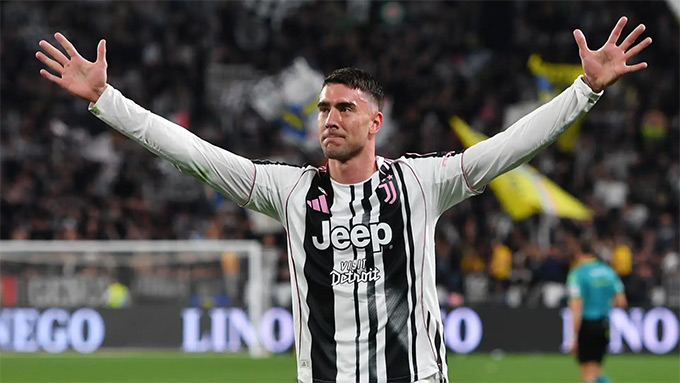 Vlahovic is one of the three Juventus players ready to exchange for Sancho