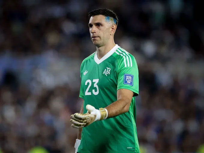 Aston Villa's Emiliano Martinez is the goalkeeper who is most related to the Red Devils