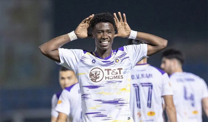 After breaking up with Hanoi, the Portuguese striker received great attention from the V.League teams 