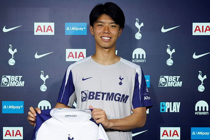 Previously, Spurs also spent 5 million pounds for young defender Kota Takai