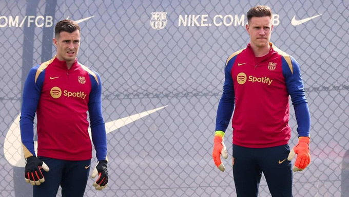 Ter Stegen (right) is likely to leave