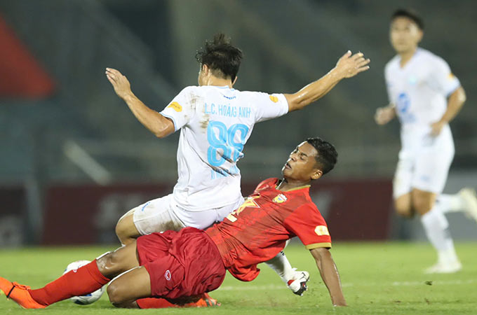 Adou Minh will be a very quality addition to CAHN defense - Photo: Xuan Thuy 