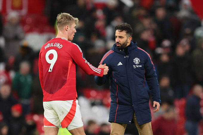Hojlund should leave Old Trafford as quickly as possible