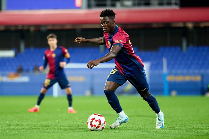 Barca spent 1 million euros borrowed Aziz last season