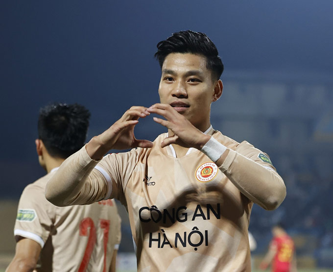 Van Thanh is Ninh Binh's next blockbuster contract before the new season - Photo: Minh Tuan 