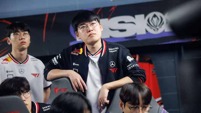 T1 has lowered the gen.g 2-1 despite being led by the opponent 1 game
