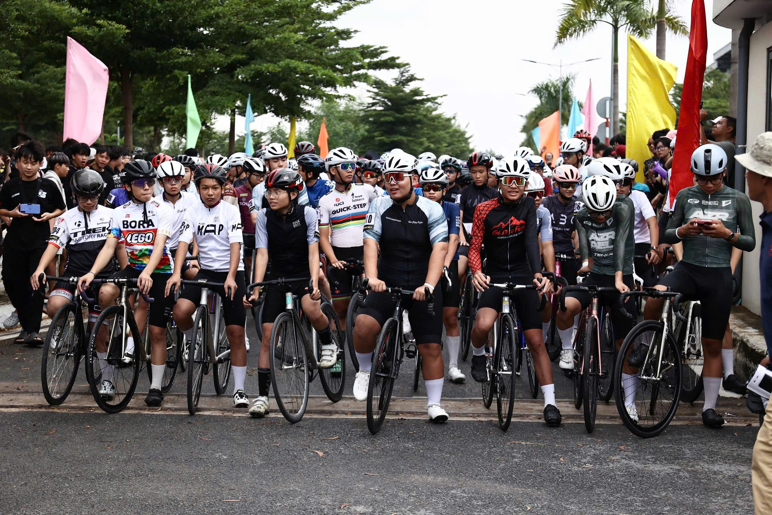 250 athletes from 12 provinces, cities and branches across the country are ready to compete in this season