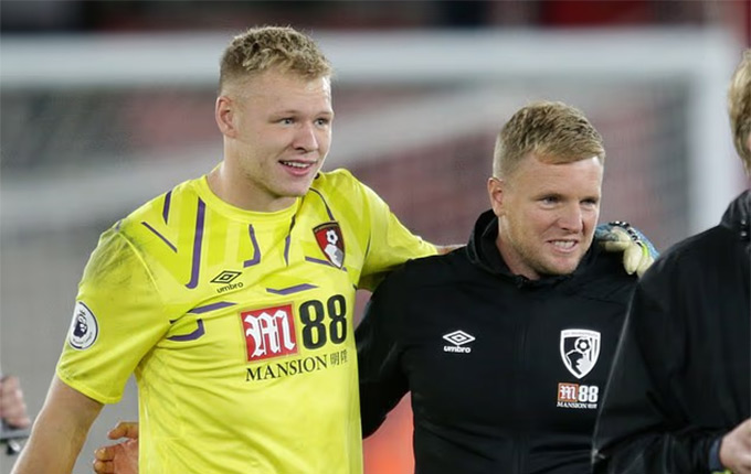 Ramsdale used to stick with coach Howe at Bournemouth