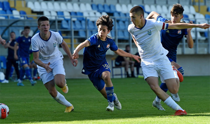 Lovro Chelfi is compared to "Little Modric" of Croatia football