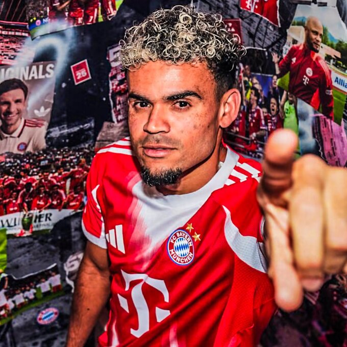 The Colombian star is eagerly dedicated to the new shirt.