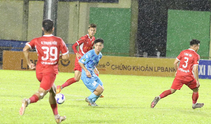 After breaking up with Hoa Binh, Tran Gia Huy is returning to HAGL to seek the opportunity to play V.League 