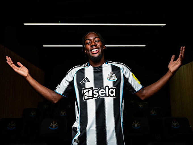 Anthony Elanga launched Newcastle