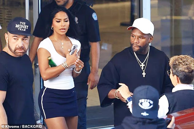 Mayweather appears on the street with hot girlfriend Gallienne Nabila