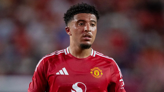 MU accepts to sell Sancho with cheap prices