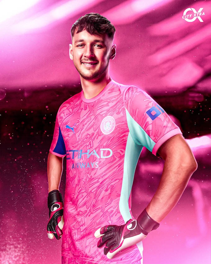 James Trafford returned to Man City