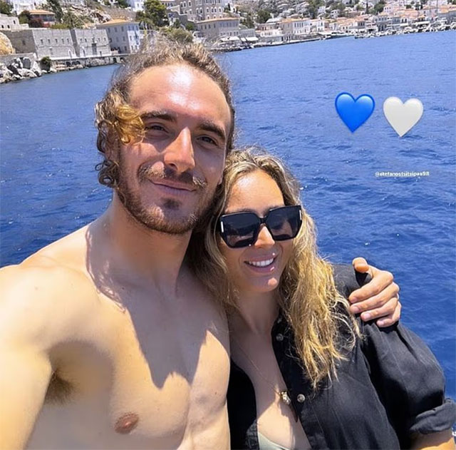 After 2 years paired with Badosa, Tsitsipas broke up with his girlfriend