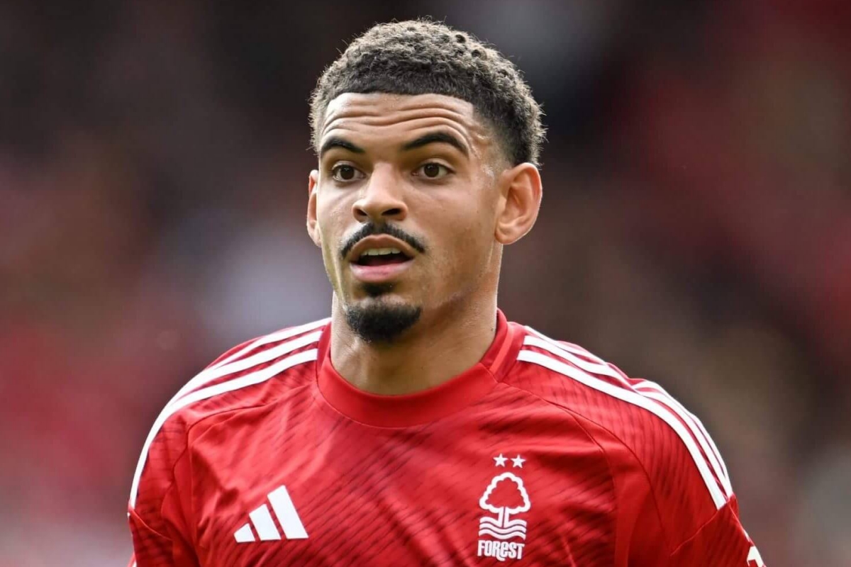 Thuong Vu Morgan Gibbs-White House has tottenham gap rac rac lon