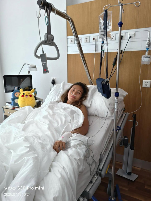 Zheng Qinwe has just had elbow surgery