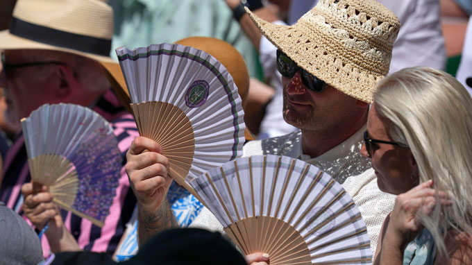 The London capital of England is going through the peak hot days