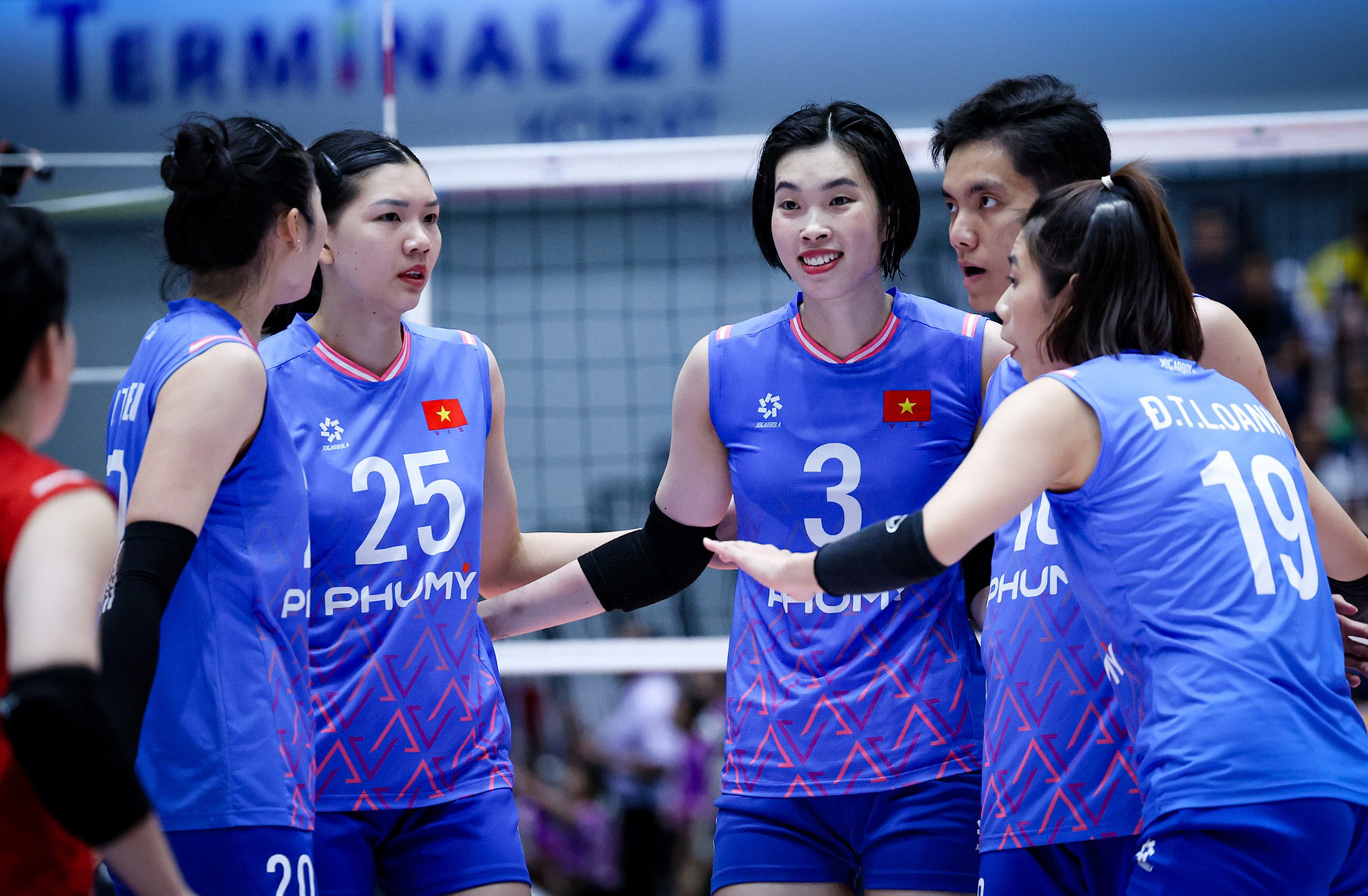 Vietnam women's volleyball team won the final 3-1 (25/13, 25/21, 23/25, 25/9) before the Philippines and will now confront Thailand