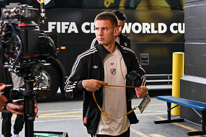 Is Mastastuono enough for the line between Real Madrid?