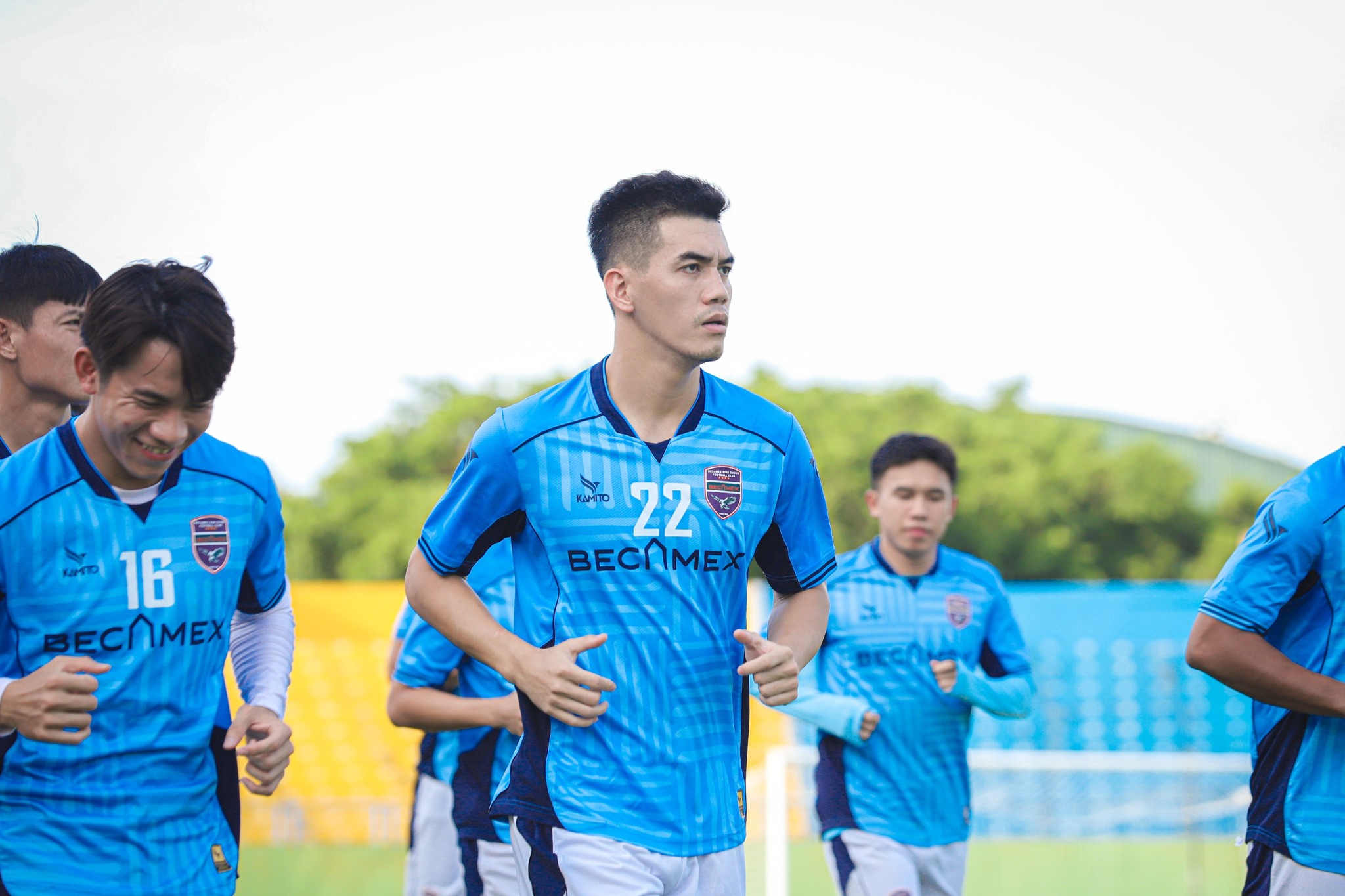 The separation after a decade of Nguyen Tien Linh 1