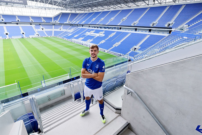 Dewsbury-Hall became Everton's sixth rookie this summer