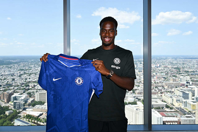 Chelsea had Gittens left wing