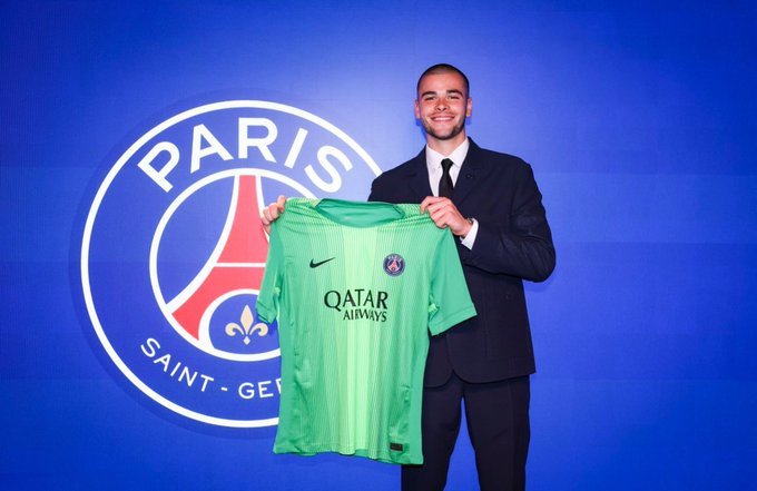 PSG announced rookie Chevalier