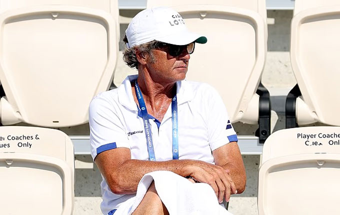 Francis Roi is the 8th coach of Raducanu