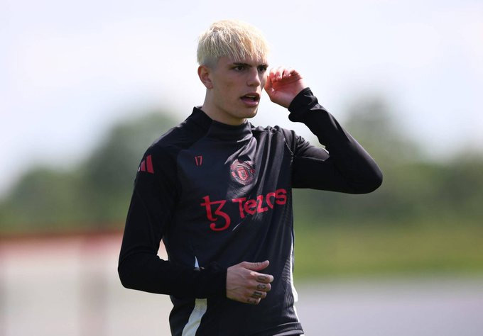 Garnacho will stick with Chelsea until 2032