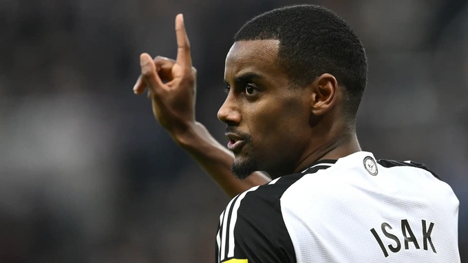 Alexander Isak is rebellious to leave Newcastle