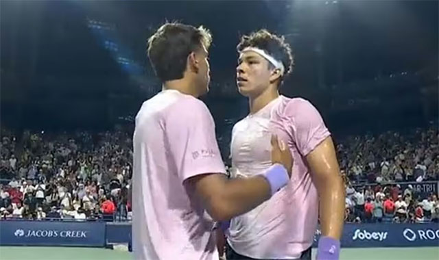 Ben Shelton and Flavio Cobolli 'hair dried' on the field