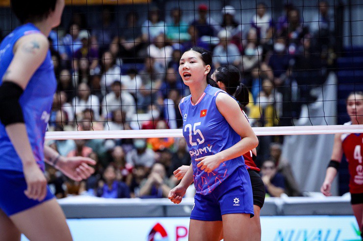 Bich Thuy is one of the most impressive play names on the Vietnamese side