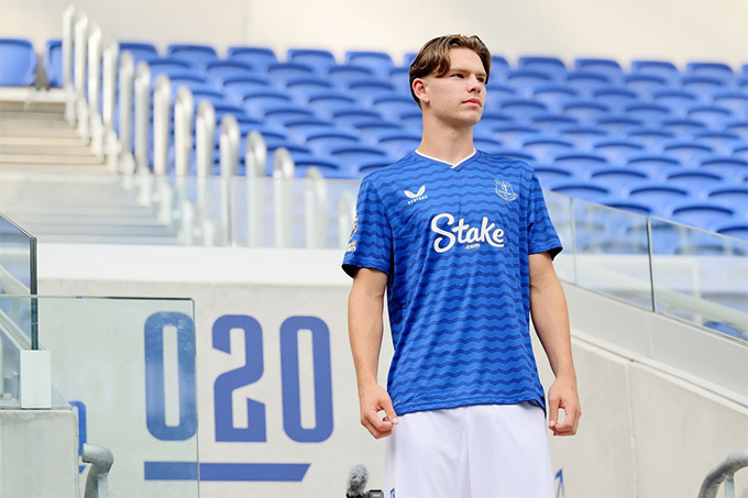 Tyler Dibling joins Everton from Southampton