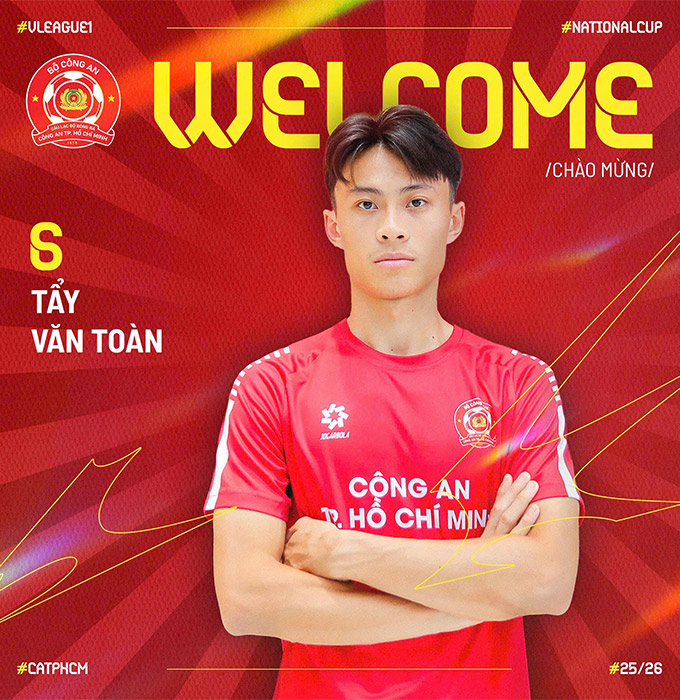 PVF-CAND's promising young midfielder, Van Toan, joined the Ho Chi Minh City Police 