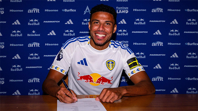 James Justin signed a 4 -year contract with Leeds