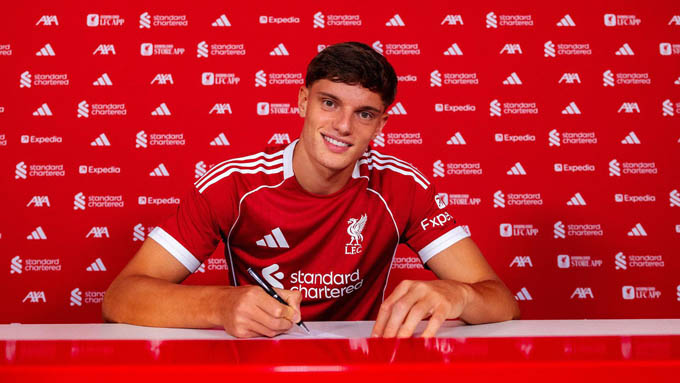 Giovanni Leoni is a member of Liverpool