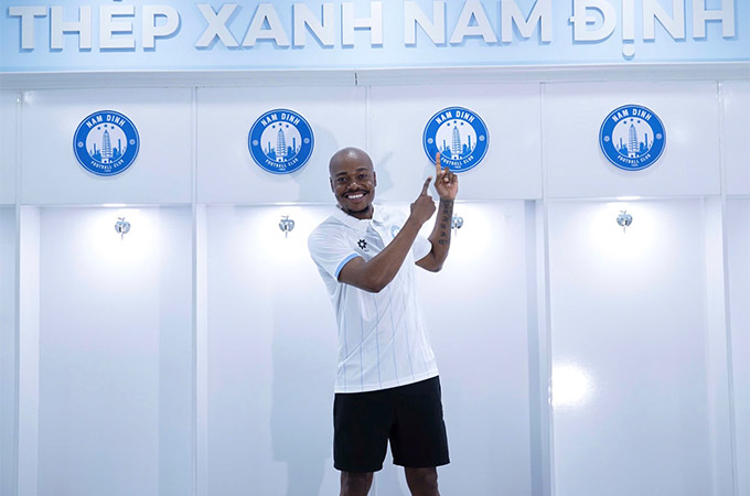 Striker Percy Tau joined Nam Dinh 