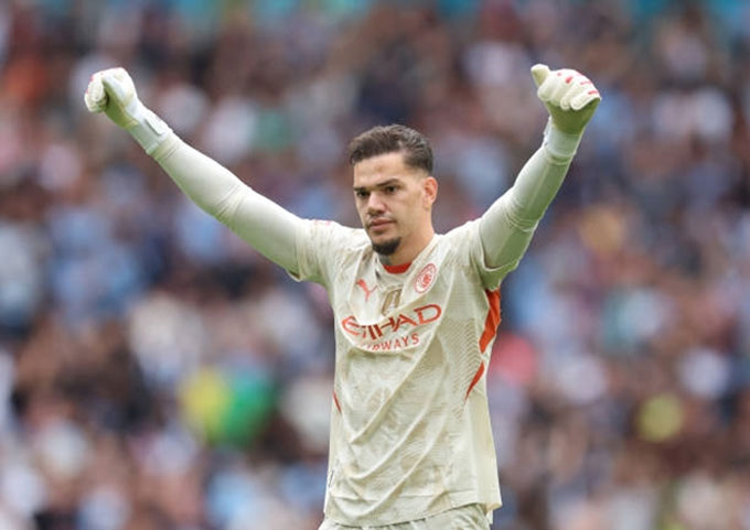 Transfer news 2/8: Ederson closed the dock after Man City
