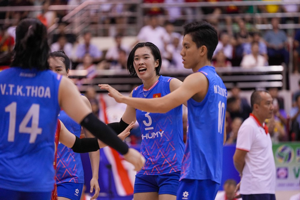 Vietnam women's volleyball team won the historical championship before Thailand