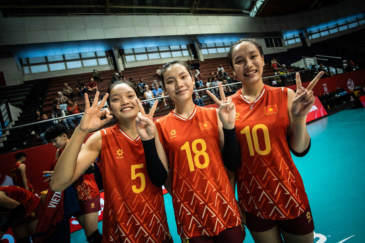 Girls U21 Vietnam defeat U21 Canada