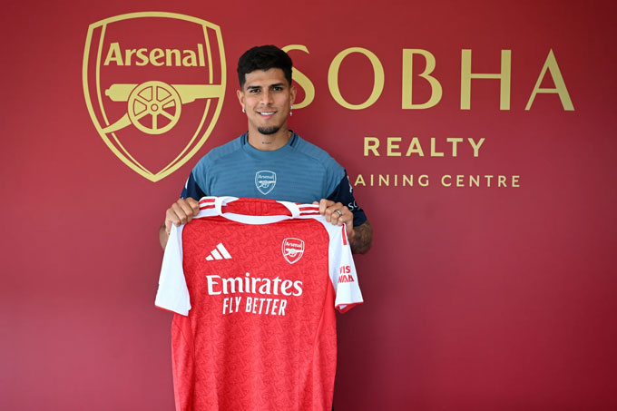 Hincapie officially played for Arsenal on loan
